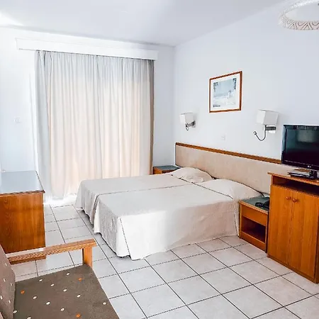 Aparthotel Panas *
