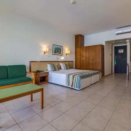 Panas * Ayia Napa